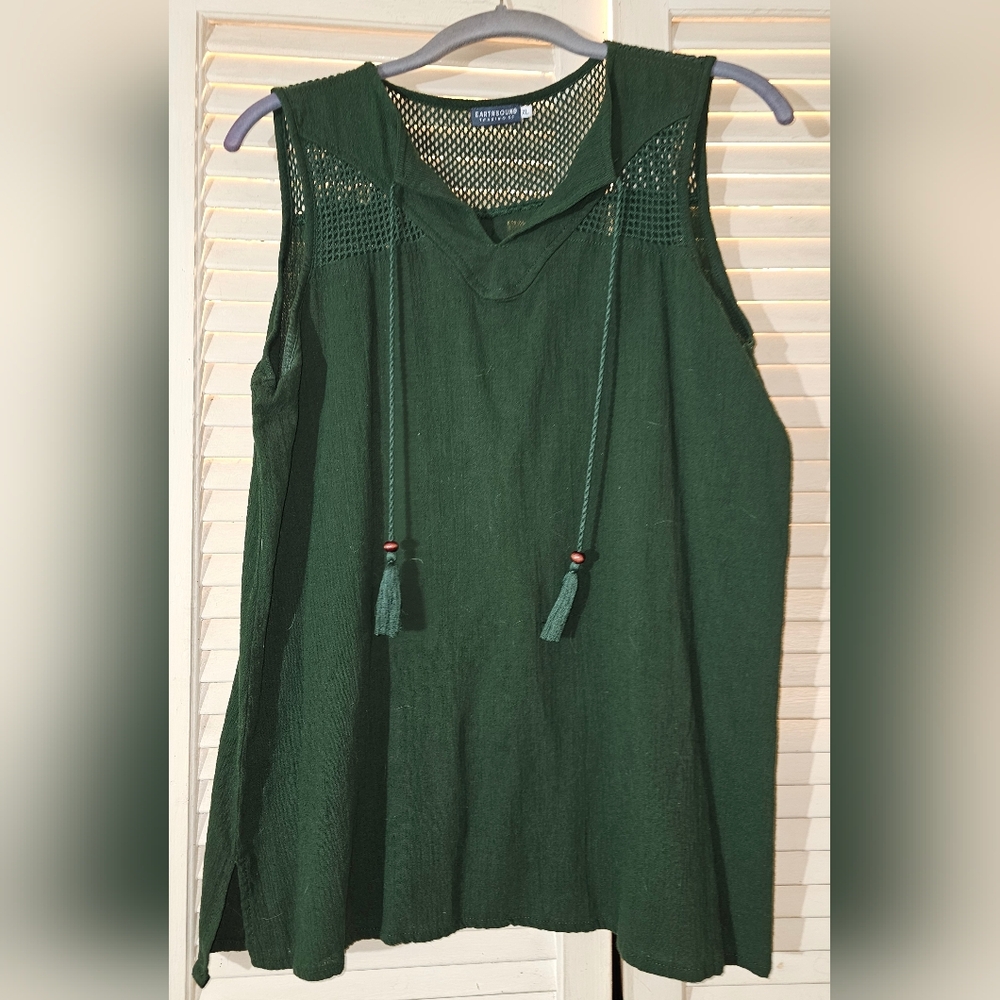 Earthbound Trading green top size XL